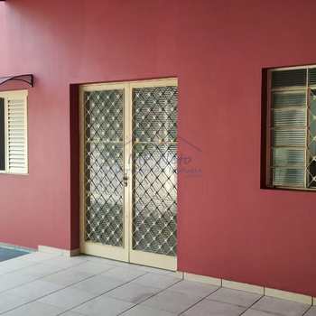 Casa em Pirassununga, bairro Jardim Elite