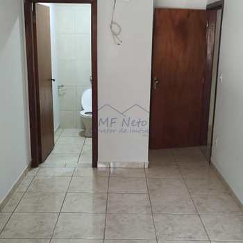 Casa em Pirassununga, bairro Jardim Elite