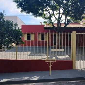 Casa em Pirassununga, bairro Jardim Elite