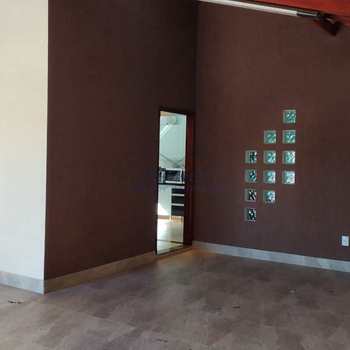 Casa em Pirassununga, bairro Residencial Ilha do Sol