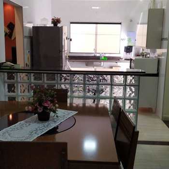 Casa em Pirassununga, bairro Residencial Ilha do Sol