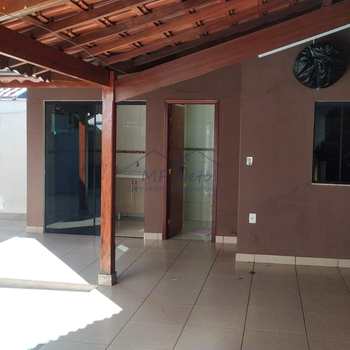 Casa em Pirassununga, bairro Residencial Ilha do Sol
