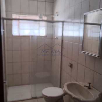 Casa em Pirassununga, bairro Parque Clayton Malaman
