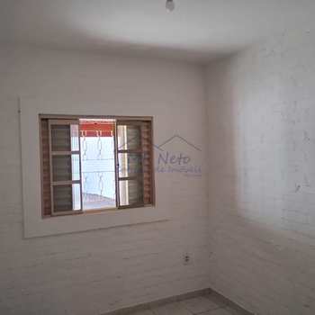 Casa em Pirassununga, bairro Parque Clayton Malaman