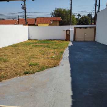 Casa em Pirassununga, bairro Parque Clayton Malaman