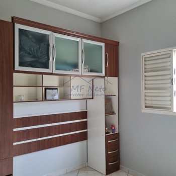 Casa em Pirassununga, bairro Jardim Europa