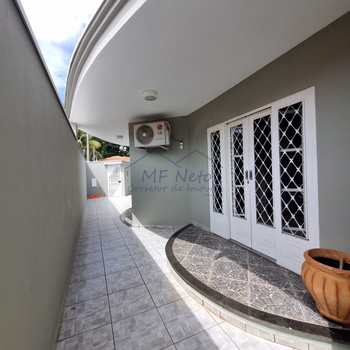 Casa em Pirassununga, bairro Jardim Europa
