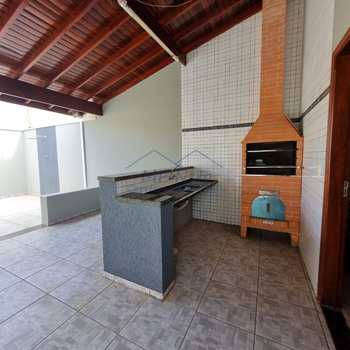 Casa em Pirassununga, bairro Jardim Europa