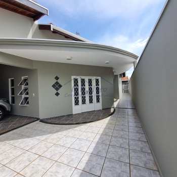 Casa em Pirassununga, bairro Jardim Europa