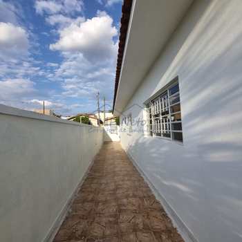Casa em Pirassununga, bairro Jardim Carlos Gomes