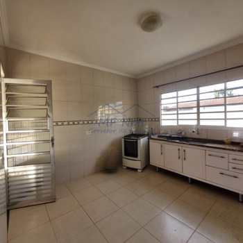 Casa em Pirassununga, bairro Jardim Carlos Gomes