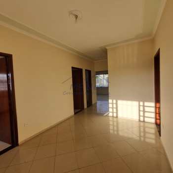Casa em Pirassununga, bairro Jardim Carlos Gomes
