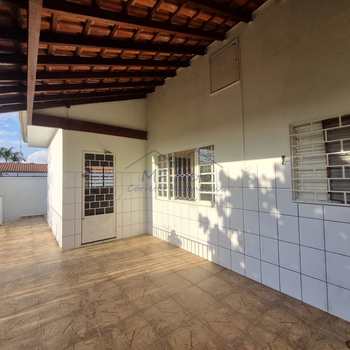 Casa em Pirassununga, bairro Jardim Carlos Gomes