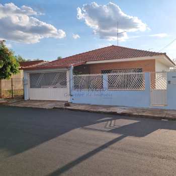 Casa em Pirassununga, bairro Jardim Carlos Gomes