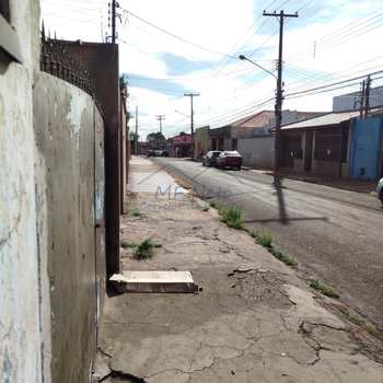 Casa em Pirassununga, bairro Vila Santa Terezinha