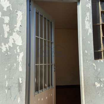 Casa em Pirassununga, bairro Vila Santa Terezinha