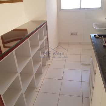 Apartamento em Pirassununga, bairro Vila Santa Terezinha