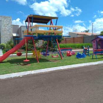 Casa de Condomínio em Pirassununga, bairro Residencial Quinta das Flores