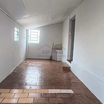 Casa em Pirassununga, bairro Vila Pinheiro