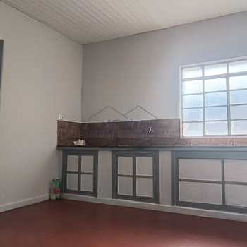 Casa em Pirassununga, bairro Vila Pinheiro