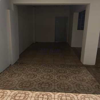 Casa em Pirassununga, bairro Vila Pinheiro