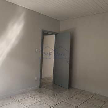 Casa em Pirassununga, bairro Vila Pinheiro