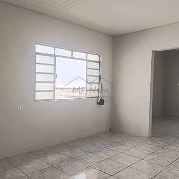 Casa em Pirassununga, bairro Vila Pinheiro
