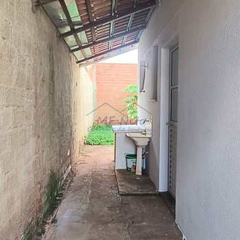 Casa em Pirassununga, bairro Parque Terras de Santa Maria