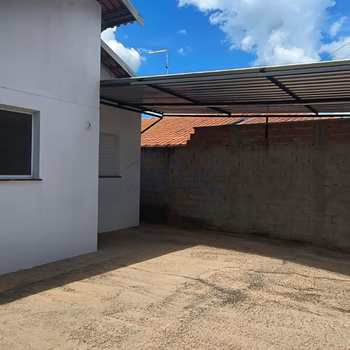 Casa em Pirassununga, bairro Parque Terras de Santa Maria