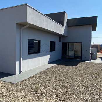 Casa em Pirassununga, bairro Jardim Ament