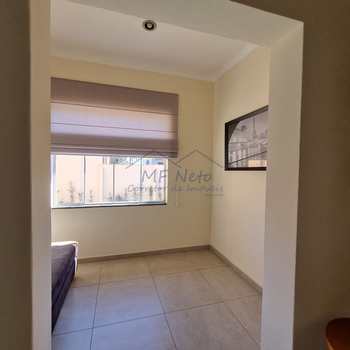 Casa em Pirassununga, bairro Vila Steola