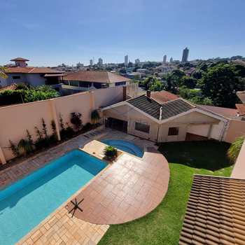 Casa em Pirassununga, bairro Vila Steola
