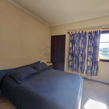 Casa em Pirassununga, bairro Vila Steola