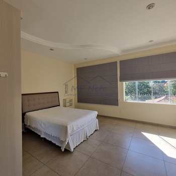 Casa em Pirassununga, bairro Vila Steola