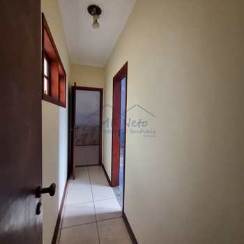Casa em Pirassununga, bairro Vila Steola