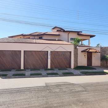 Casa em Pirassununga, bairro Vila Steola