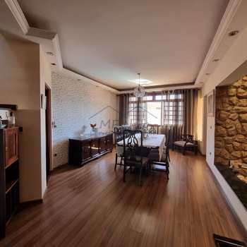 Casa em Pirassununga, bairro Vila Steola