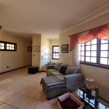 Casa em Pirassununga, bairro Vila Steola