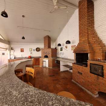 Casa em Pirassununga, bairro Vila Steola