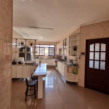 Casa em Pirassununga, bairro Vila Steola