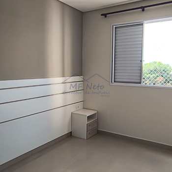 Apartamento em Pirassununga, bairro Vila Santa Terezinha