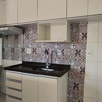 Apartamento em Pirassununga, bairro Vila Santa Terezinha