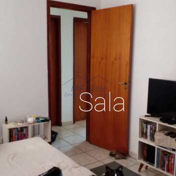 Apartamento em Pirassununga, bairro Rosário