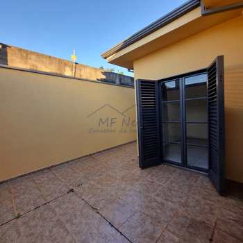 Casa em Pirassununga, bairro Jardim Itália