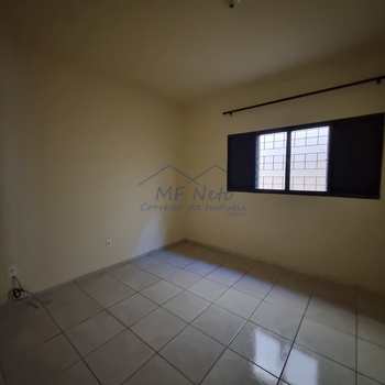 Casa em Pirassununga, bairro Jardim Itália