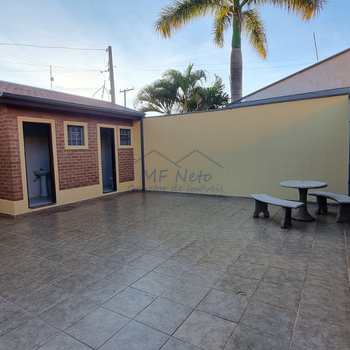 Casa em Pirassununga, bairro Jardim Itália