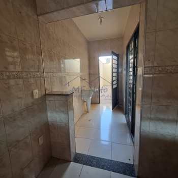 Casa em Pirassununga, bairro Jardim Itália