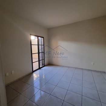 Casa em Pirassununga, bairro Jardim Itália