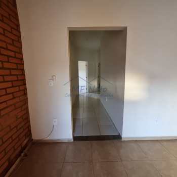 Casa em Pirassununga, bairro Jardim Itália