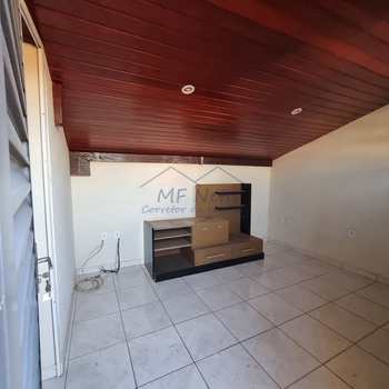 Casa em Pirassununga, bairro Jardim Itália